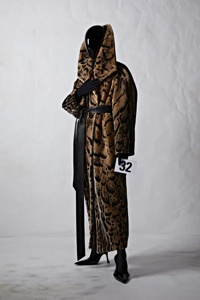 Look 32
